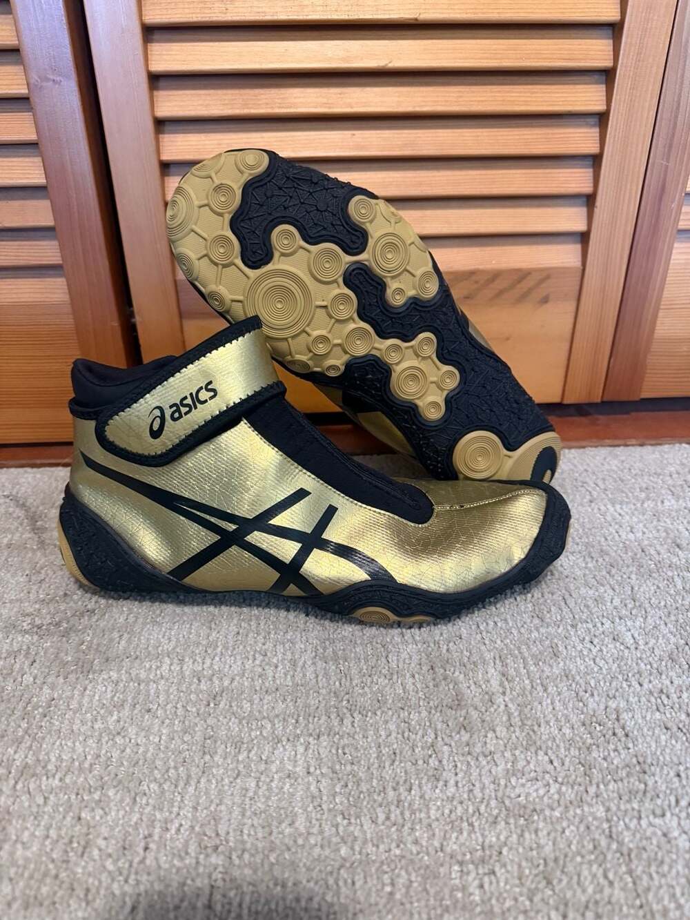 ASICS Omniflex-Attack V2.0 Wrestling Shoes Gold Black J600Y Mens Size 11